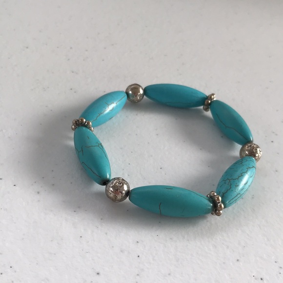Vintage Faux Turquoise and Silver Bead Stretch Bracelet - Picture 4 of 6